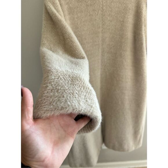 Zara Long Oversized Beige Herringbone Fuzzy Jacket, Women’s Size Small - Picture 8 of 8